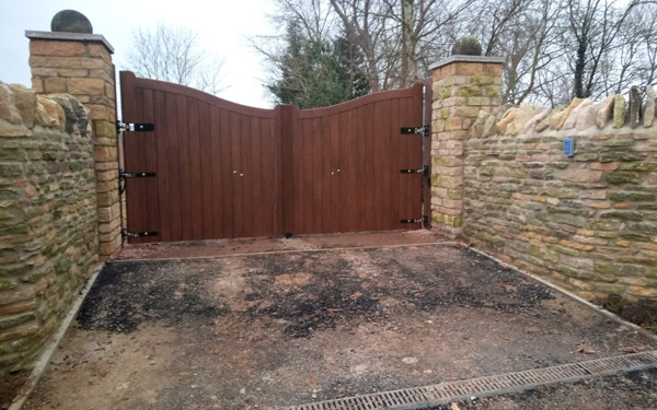 Meldreth hardwood automated gates