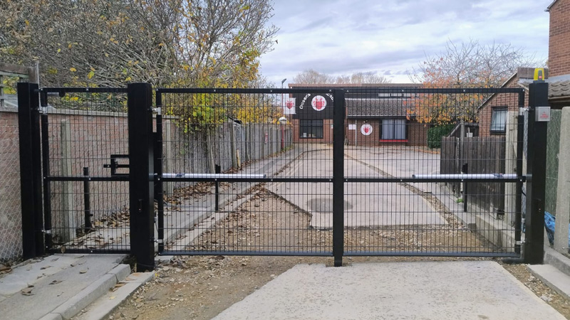 Hardwick metal swing gates