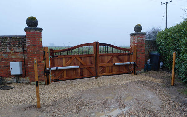 Clavering style swing gates 2