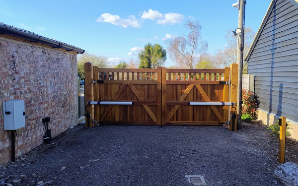 Chipping swing gates 2