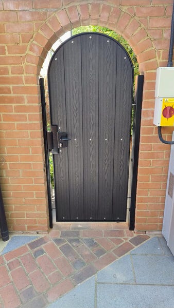 Morden Tadlow Pedestrian Gate Installation